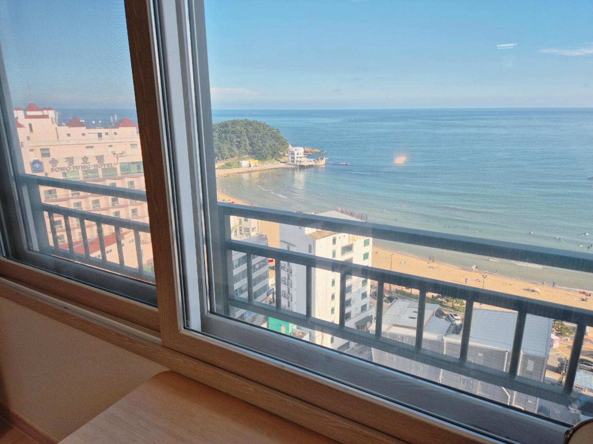 The First Ocean Songjeong Hotel Пусан Екстериор снимка